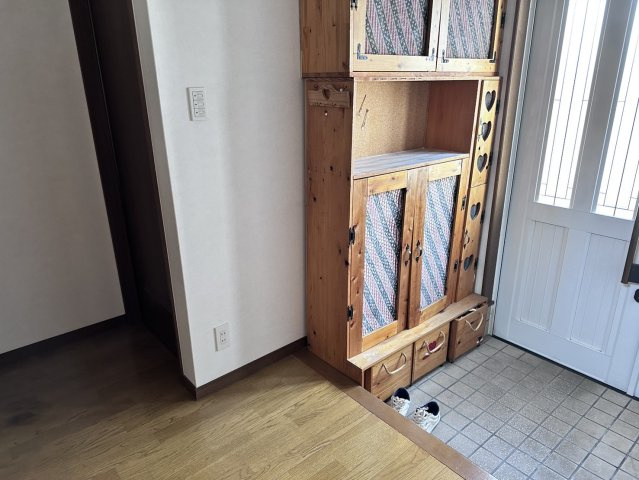 和泉市王子町戸建の玄関|落ち着いた玄関です