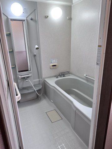 和泉市王子町戸建の浴室|日々の疲れを癒すお風呂付です
