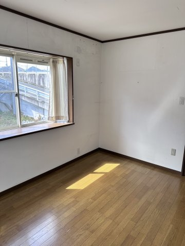 和泉市王子町戸建の洋室|個人の部屋や寝室として使える洋室です