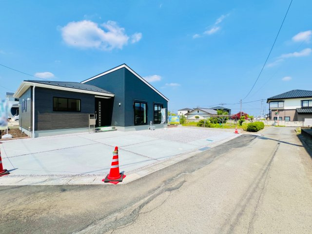 安中原市の前面道路含む現地写真|閑静な住宅地で駐車が苦手な方にもおススメ♪