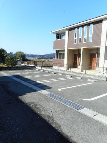 ポンポン・アジュールの駐車場