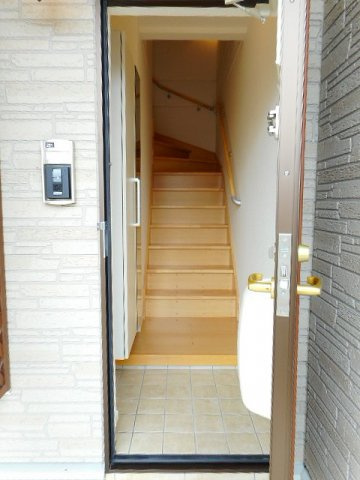 ポンポン・アジュールの玄関