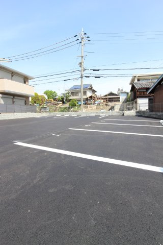 フローラの駐車場