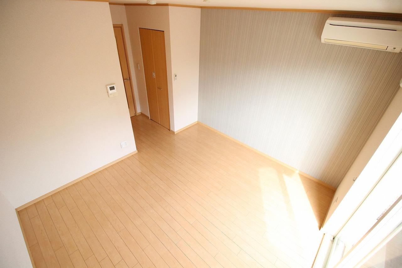 ユニベール神戸の居間・リビング|※お部屋により仕様が異なる場合があります※
