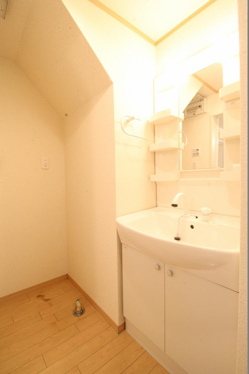 ユニベール神戸の洗面所|※お部屋により仕様が異なる場合があります※