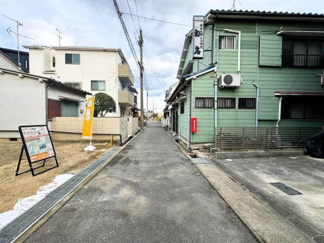 宝塚市美幸町 建築条件付土地 プランA の前面道路含む現地写真|物件の周辺環境の説明から他の気になる物件なども一緒にご案内可能です！
お迎えも可能ですのでお気軽にお問い合わせください！