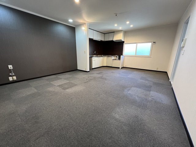 【居間・リビング】 | 片野四丁目　戸建