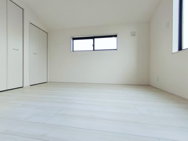 練馬区貫井4丁目 限定1棟の洋室|3階5.87帖洋室は整形なお部屋なので家具のレイアウトもしやすいです