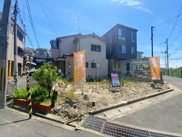 高槻市東五百住町２丁目の売地の周辺|おうちは南向きな為日当たり良好！公園が近くにあり子育てしやすい環境です♪
スーパーや郵便局が徒歩圏内なので生活しやすい周辺環境ですね！