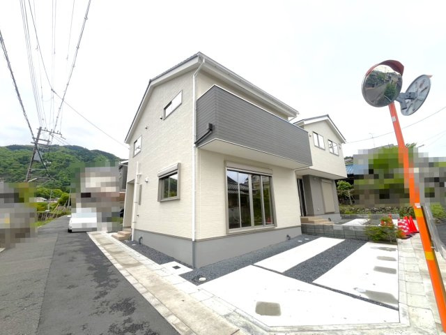 ◆リビング１８帖の広々４ＬＤＫ◆角地◆駅まで徒歩４分の好立地◆左京区上高野口小森１期の前面道路含む現地写真|前道