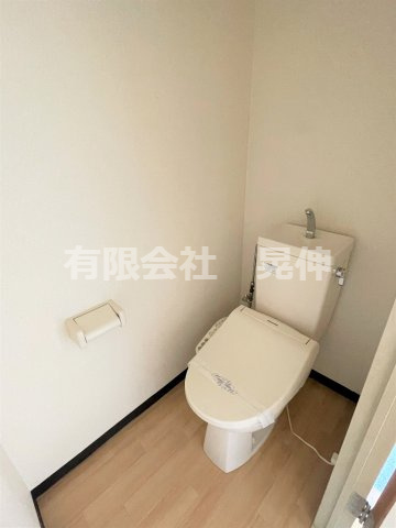 セルアーモ栄井のトイレ|温水洗浄便座付