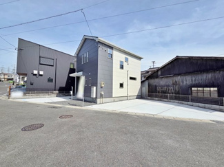 【前面道路含む現地写真】