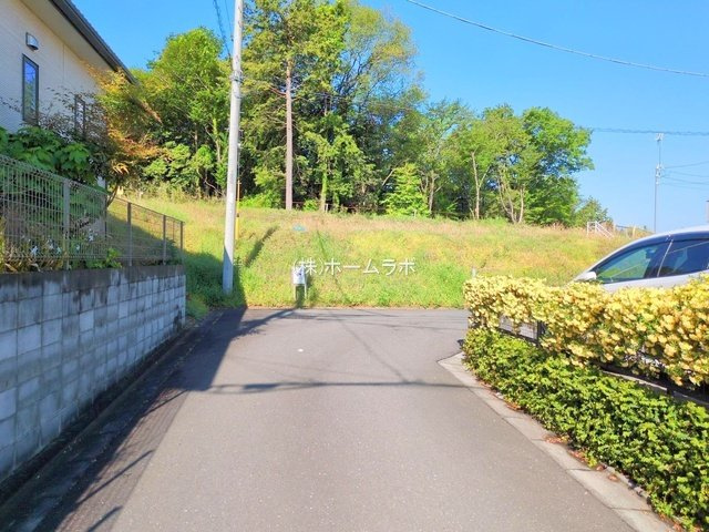 【土地】坂戸市西坂戸４丁目建築条件無し売地Bの前面道路含む現地写真|前面道路含む現地写真です