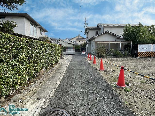 松ケ崎東町 土地の前面道路含む現地写真