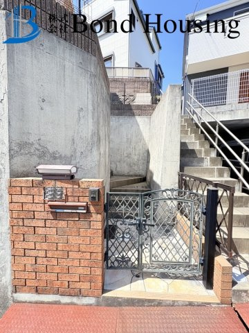 住友不動産施工・JRと山陽の２WAY可能・太寺　良質戸建のエントランス