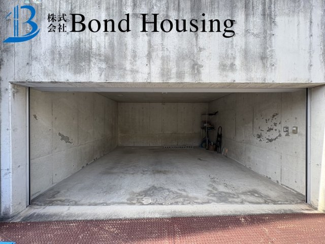 住友不動産施工・JRと山陽の２WAY可能・太寺　良質戸建の駐車場