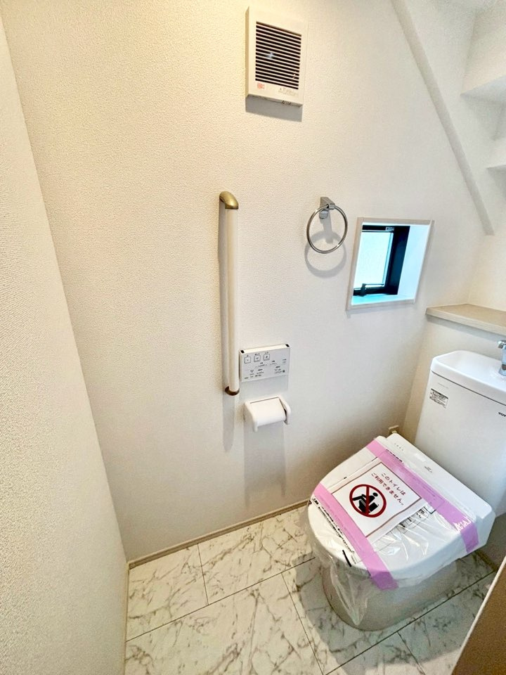 グラファーレみよし市三好町6期　全2棟　新築戸建のトイレ