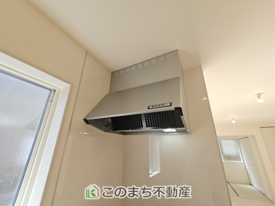 【キッチン】 | LiveleGarden.S第5小山西城南　1号棟 | お料理の匂いもスッキリ♪シンプルデザインで掃除も簡単‼