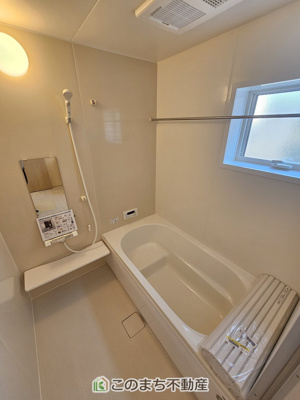 【浴室】 | LiveleGarden.S第5小山西城南　1号棟 | ゆったりと入れるフルオートバスはお子様との団らんバスタイムが楽しめます♪
足を伸ばしてゆったりくつろげる１坪バスルームです☆