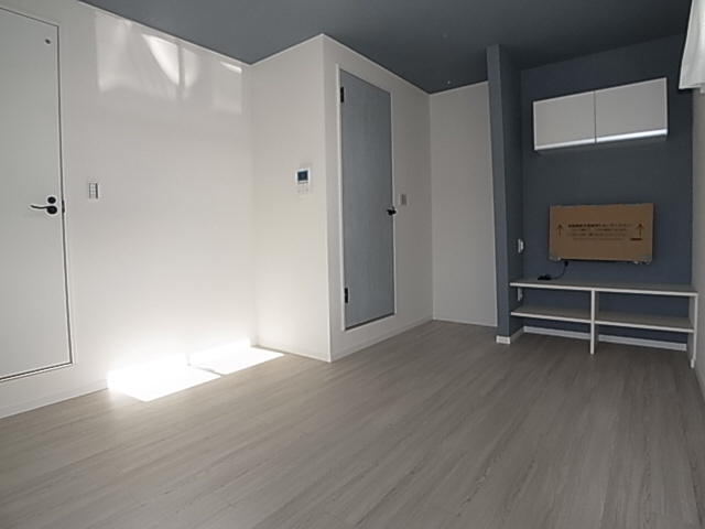 神戸市須磨区須磨本町１丁目の賃貸マンションの居間・リビング|リビング室内