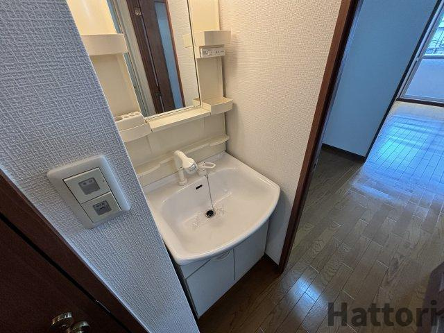 フローライト蛍池の独立洗面台