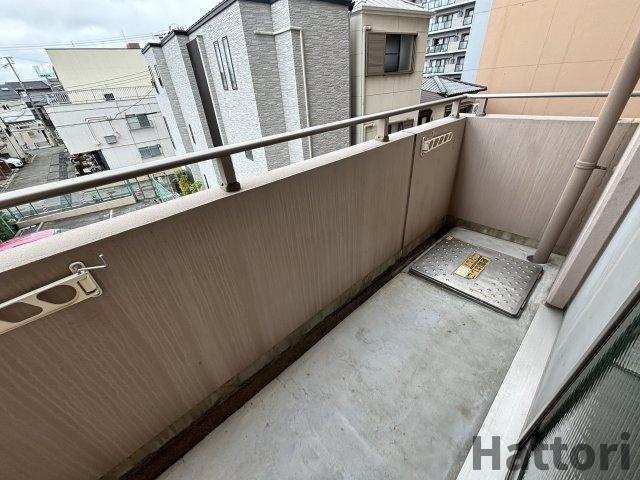 フローライト蛍池のバルコニー