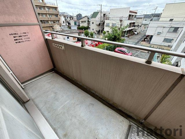 フローライト蛍池のバルコニー