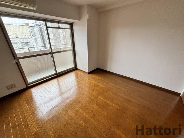 フローライト蛍池の居間・リビング