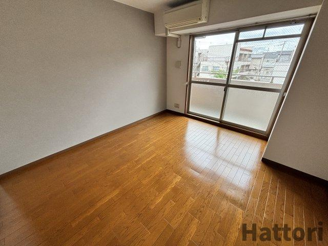 フローライト蛍池の居間・リビング