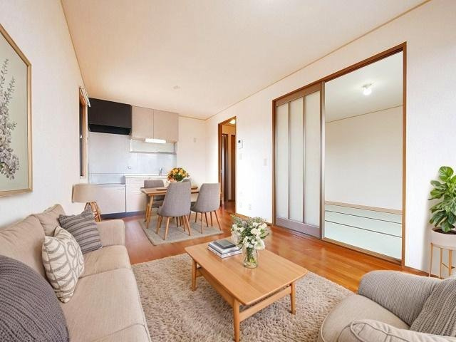 セジュールこもがわの居間・リビング|CGで家具等を配置したもので家具等は含まれません