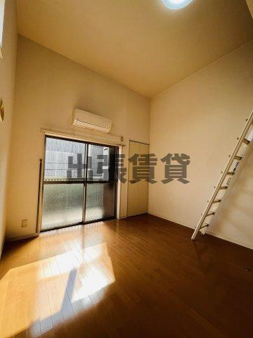 仲介手数料0円！寿キャッスル栄生の居間・リビング