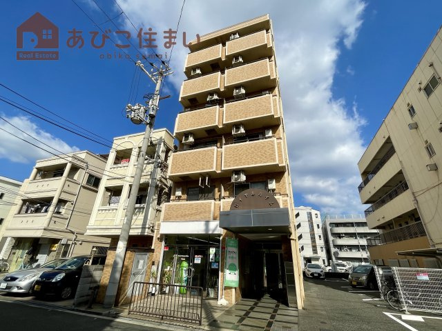 ロイヤルハイムの外観