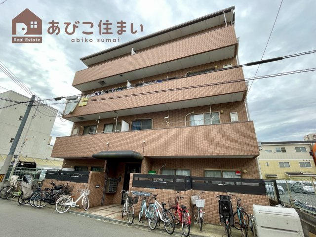 オムズコートの外観