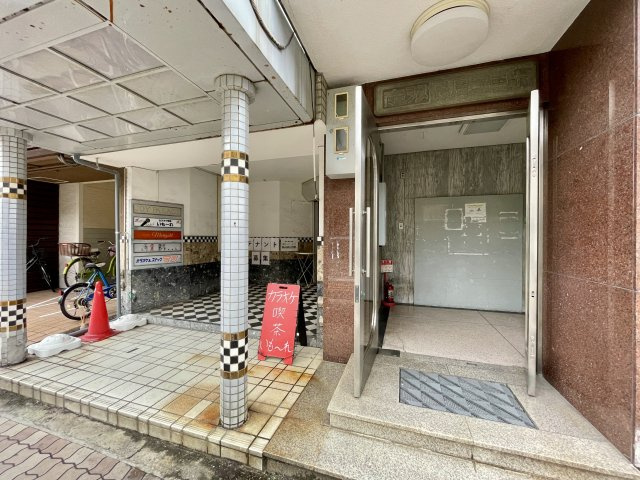 長居コーポのエントランス