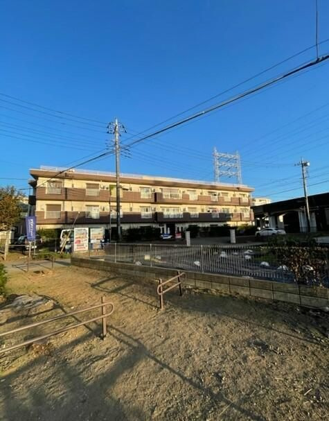 サンアベニュー師岡の外観