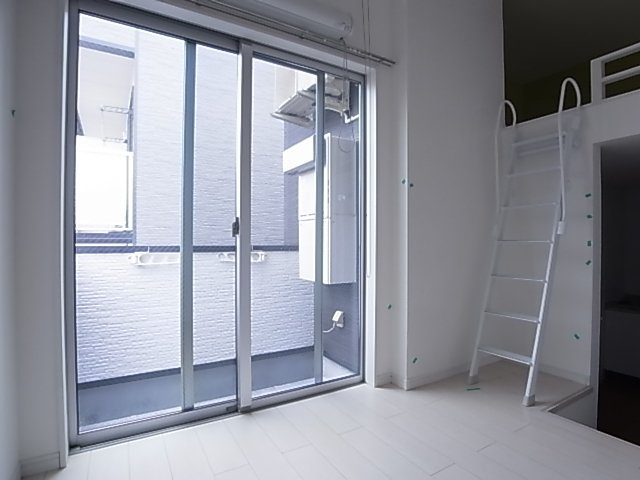 神戸市兵庫区西出町２丁目のアパート