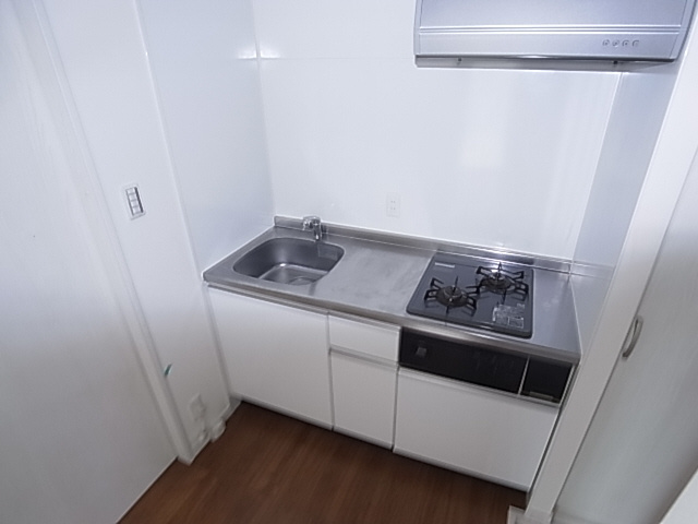 神戸市兵庫区西出町２丁目のアパートのキッチン|システムキッチン（ガス２口）システムキッチン