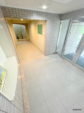 M緑地　仲介手数料無料のエントランス