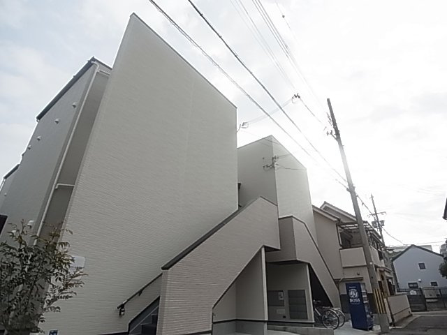 神戸市須磨区中島町３丁目のアパートの外観