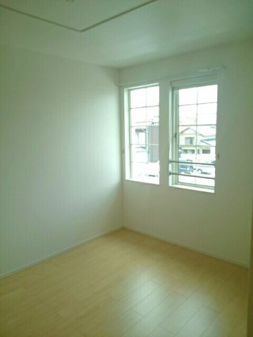 ストロベリー　フィールズＢの寝室|風通しも良い寝室です☆