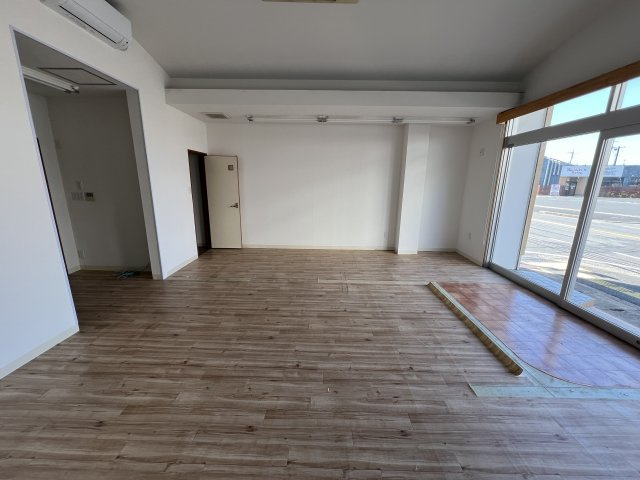 北園マンション　テナントの内装