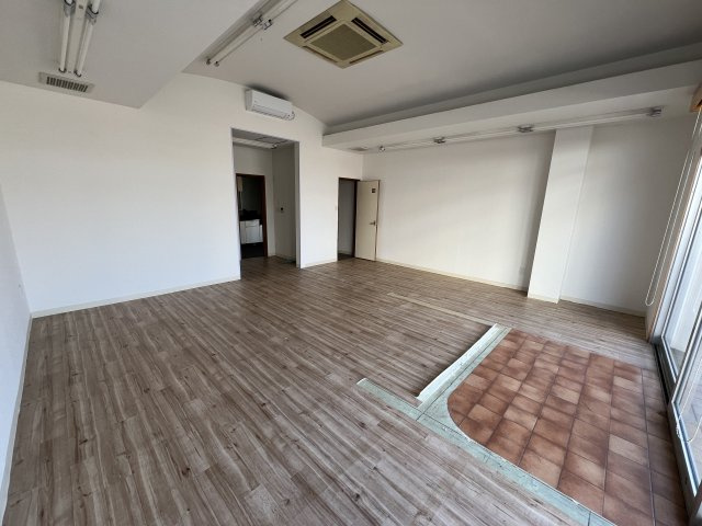 北園マンション　テナントの内装