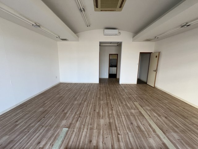 北園マンション　テナントの内装