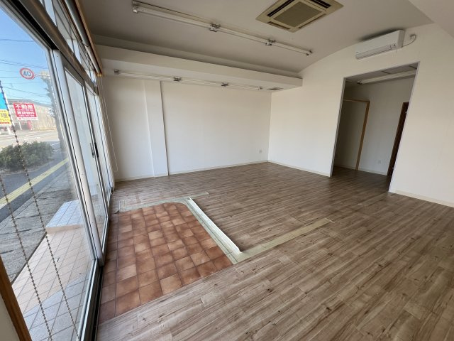 北園マンション　テナントの内装