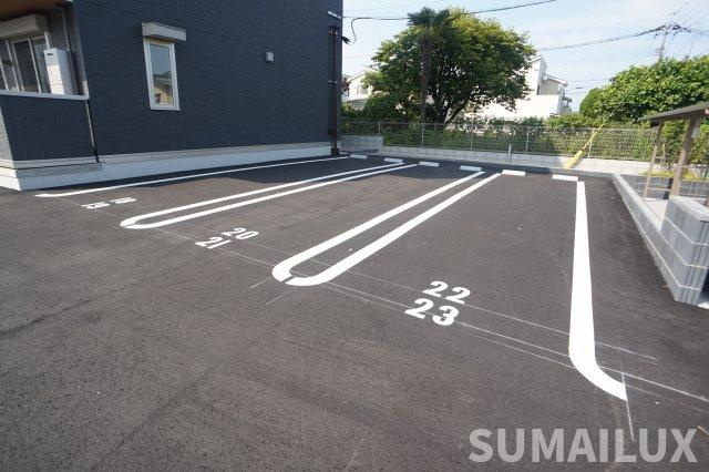 オーヴィラージュⅡの駐車場