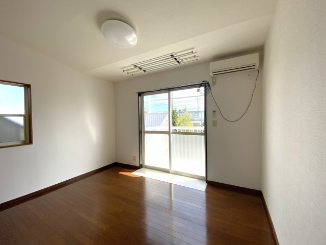 サンフォレスト東金の洋室