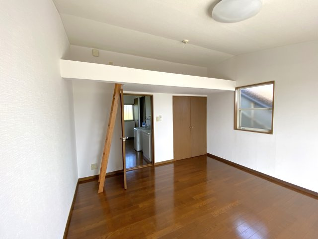 サンフォレスト東金の洋室