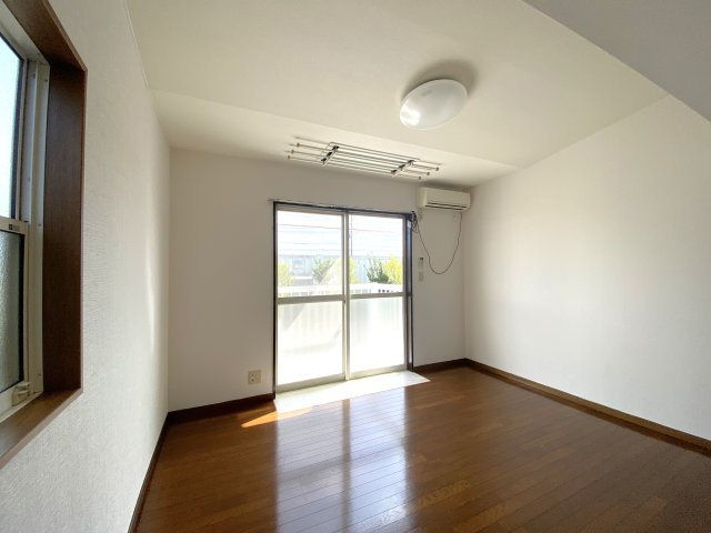 サンフォレスト東金の居間・リビング