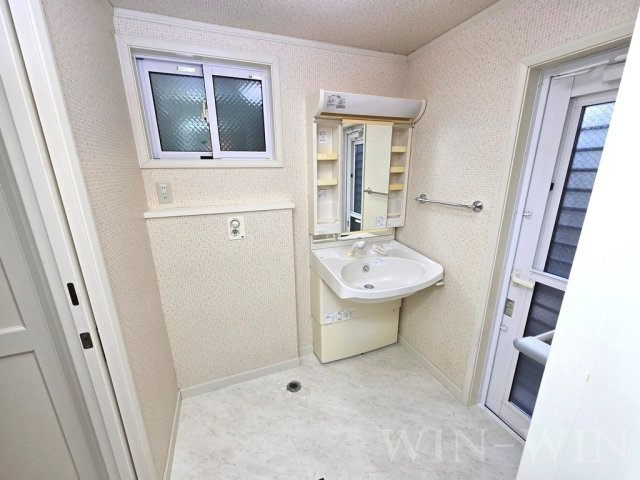 上伝馬町貸家の洗面所