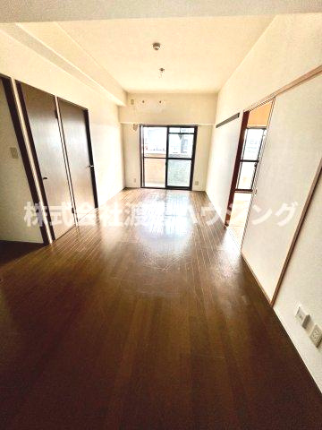 ハルフィー江坂の内装